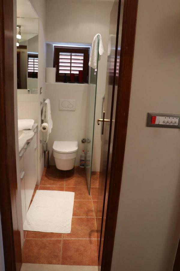 Hôtel Sunmore à Jablanac Extérieur photo